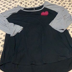 Three quarter sleeve shirt